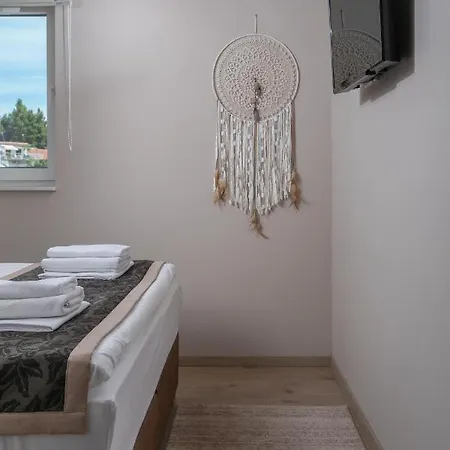 Aparthotel Bella *