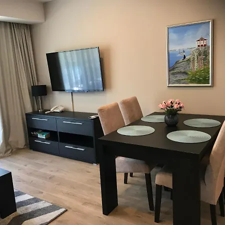 Aparthotel Bella *