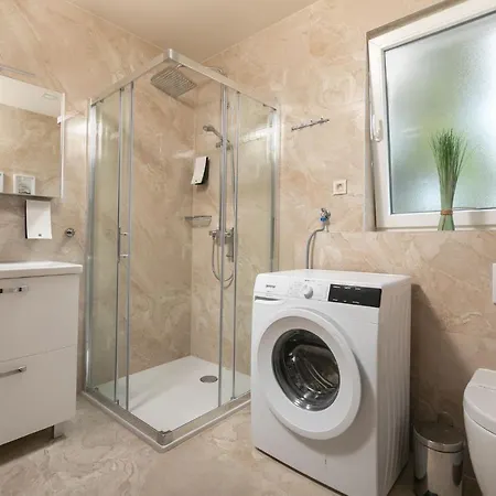 Aparthotel Bella 3*